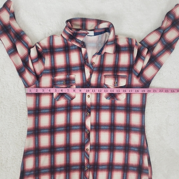 5/$12 Women’s Eden & Olivia Knit Top Button Up Shirt - Picture 10 of 10